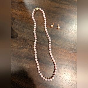 Pink pearl strand and studs